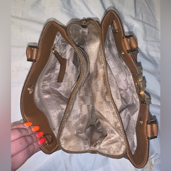 GUC Michael Kors Purse with Gold Chain Strap - Picture 5 of 5